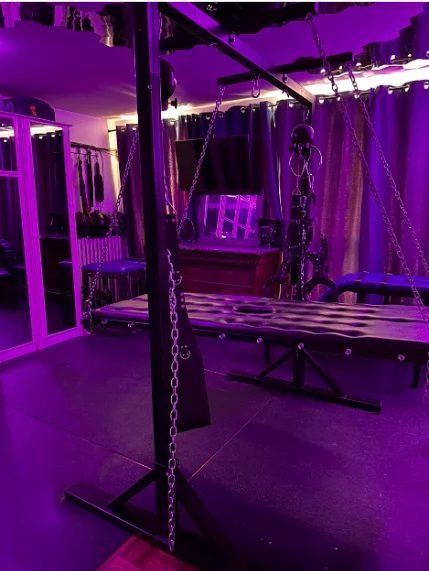 Spicy Stay and Play in Paris