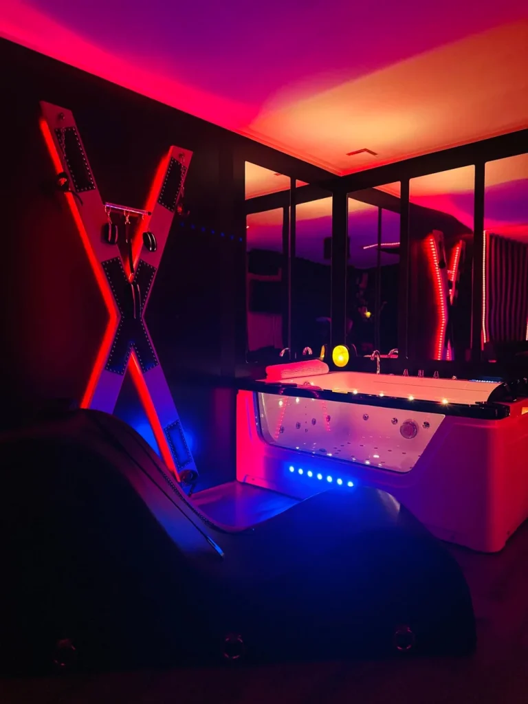 GAMES OF ROOM 'L'aire de jeux pour adultes'